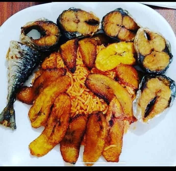 Jollof Rice, Fisha and Plantain