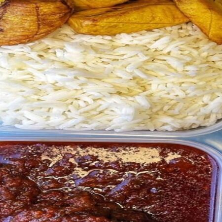 White rice and plantain with stew